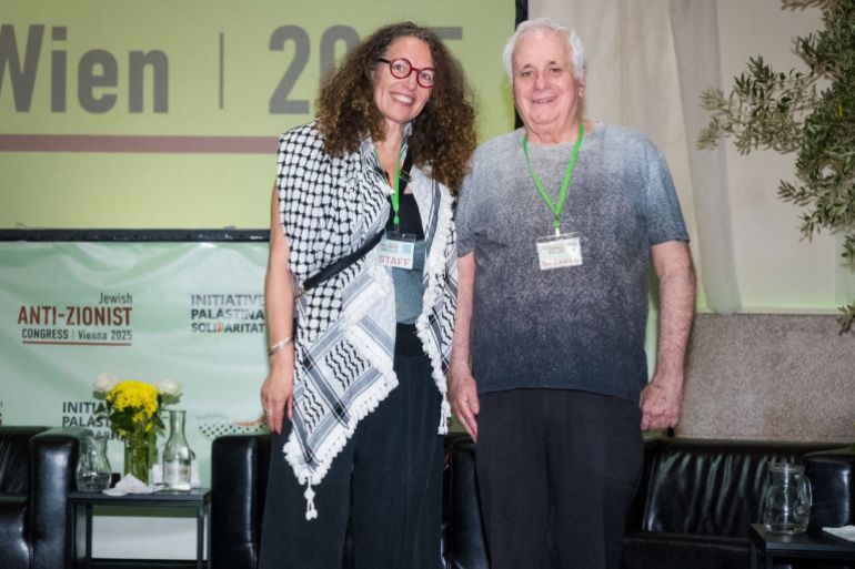 إيلان بيبيه وداليا ساريك (المؤسسة) (المصدر المنظمين )