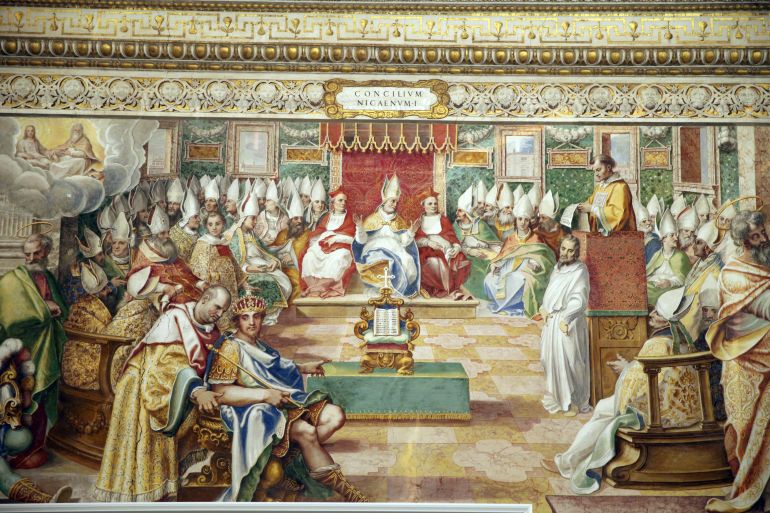 بتراث يمتد لأكثر من 500 عام، تواصل مكتبة "الفاتيكان البابوية" أداء دورها مصدرا معرفيا ثمينا للباحثين، بما تضمه من مخطوطات نادرة، وكتب قيمة، وعملات وميداليات تعكس تنوع الحضارات والثقافات عبر التاريخ. وتعد مكتبة "الفاتيكان البابوية" واحدة من أقدم المكتبات في العالم، وتضم بين رفوفها أكثر من 80 ألف مخطوطة، و300 ألف عملة وميدالية، ونحو 150 ألف لوحة وصورة. ( Barış Seçkin - وكالة الأناضول )