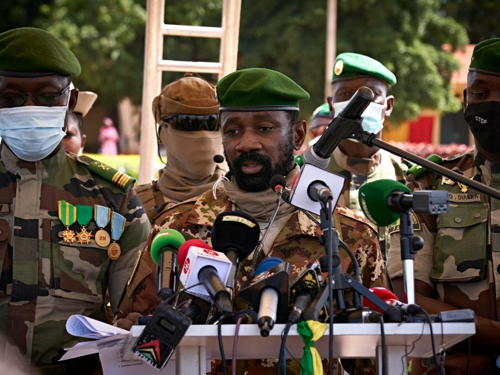 الليثيوم والذهب في مالي.. كيف أخضع غويتا شركات التعدين؟