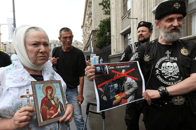 _اعتصام أمام مجلس الدوما للمكالبة بحظر نشاط حركة عبدة الشياطين المصدر سيرغي تشيريكوف