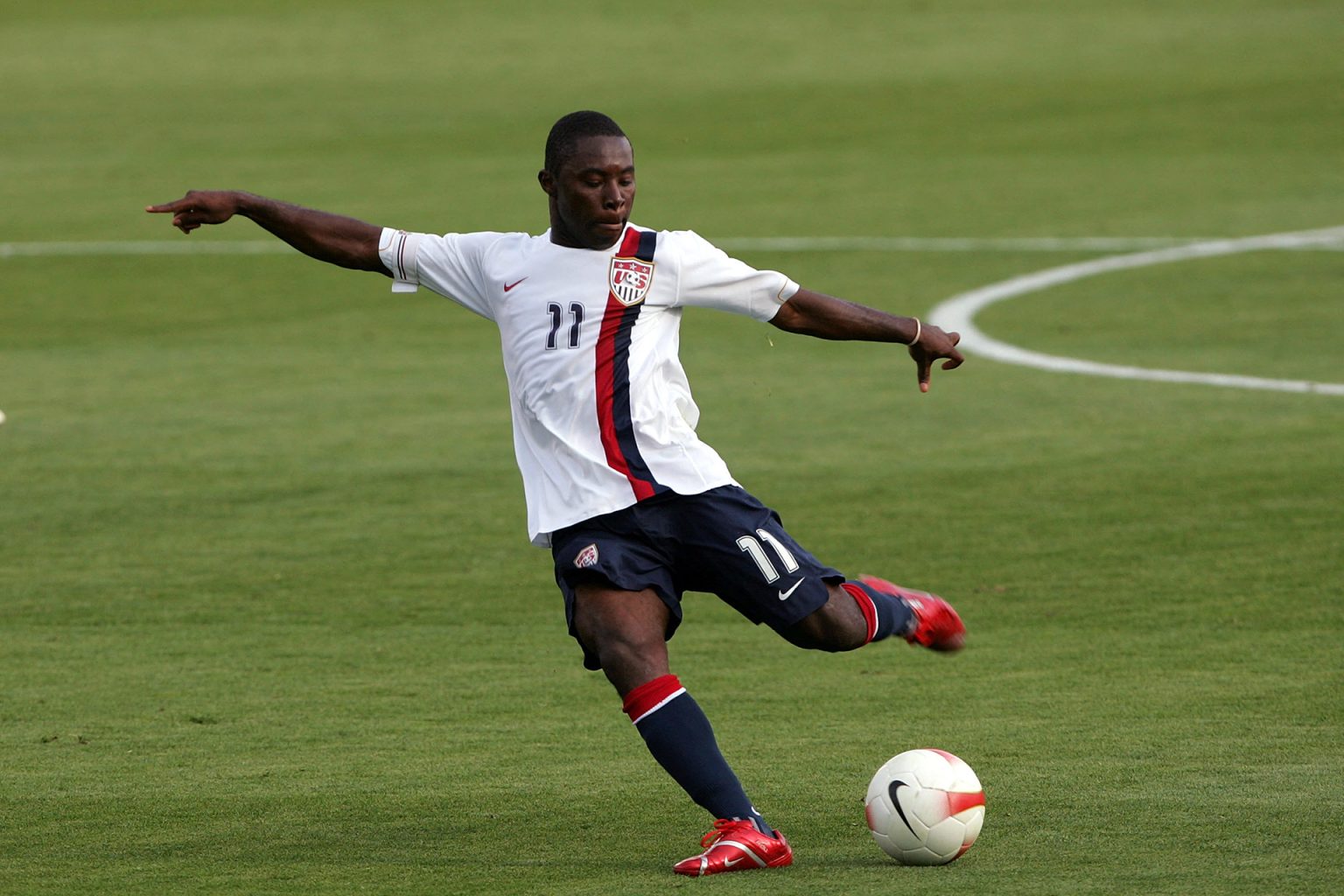 الأميركي أدو.. من المقارنة مع ميسي وبيليه إلى الفشل الذريع