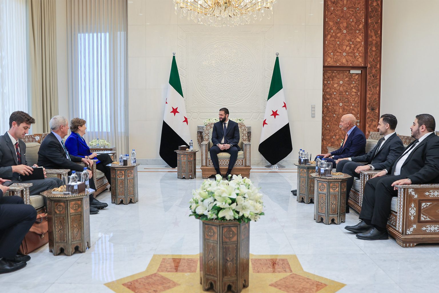 تحرك أميركي بين دمشق وقسد.. هل اقترب موعد الحسم؟