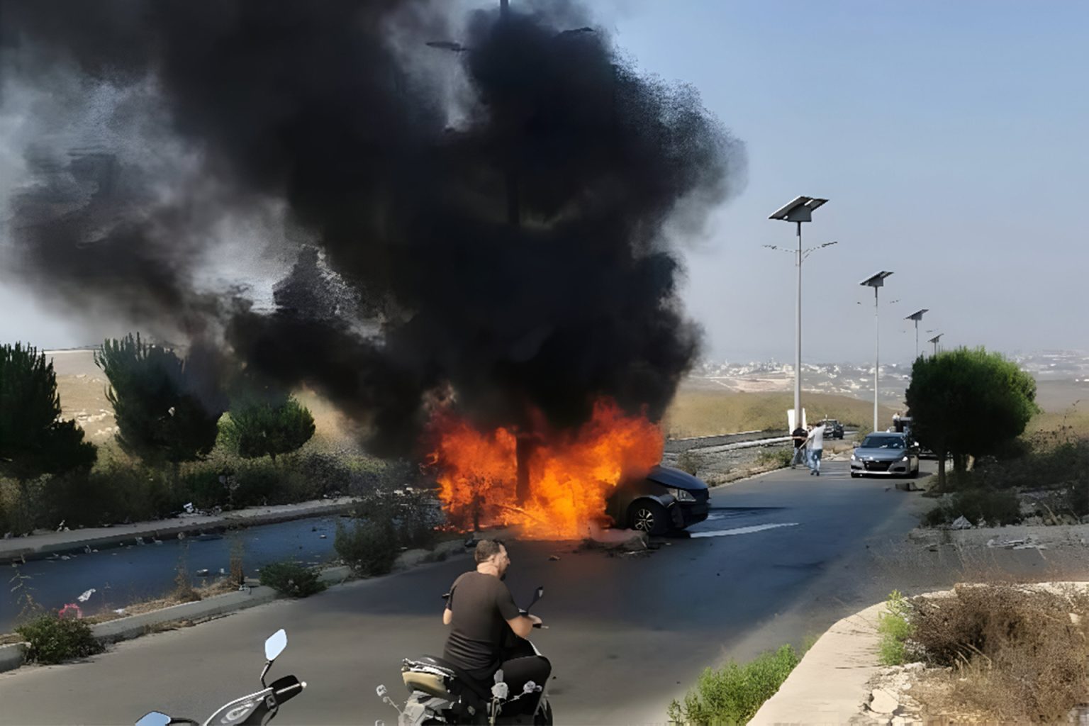 من يحمي لبنان: الدولة أو المقاومة؟ الخبراء يجيبون
