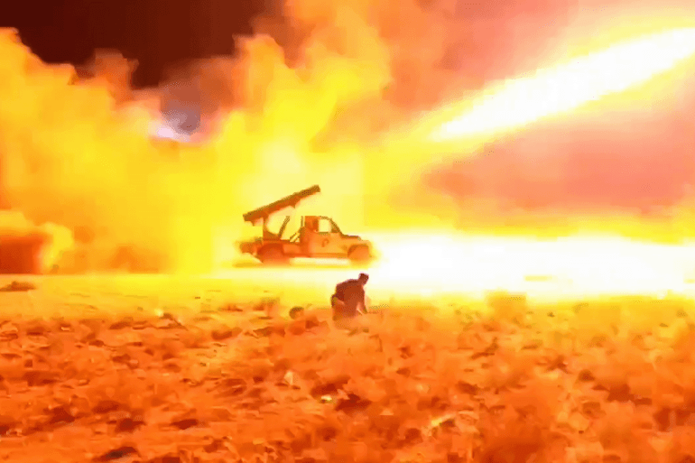 المصدر: حساب الإخبارية السورية ugD N;s الجيش العربي السوري ينفذ ضربات دقيقة تستهدف مصادر النيران التي استخدمتها “قسد” في قصف قرية الكيارية ومحيطها بريف منبج الرابط: https://x.com/AlekhbariahSY/status/1951774420235870457