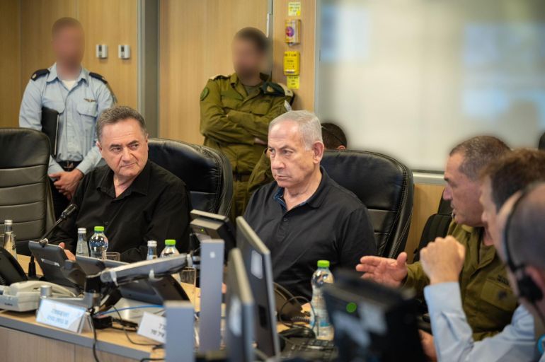 رئيس الأركان زامير يقدم إحاطه لرئيس الوزراء نتنياهو ووزير الدفاع كاتس حول العلميات العسكرية في غزة. تصوير المتحدث باسم الجيش الإسرائيلي التي عممها للاستعمال الحر لوسائل الإعلام)