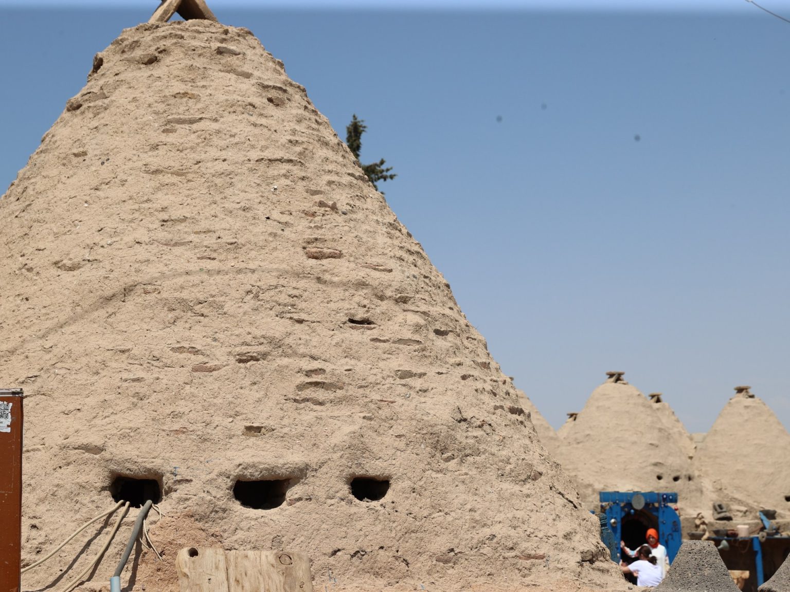 منازل حرّان المخروطية بتركيا.. تحفة معمارية تاريخية صامدة أمام حرارة الصيف القاسية