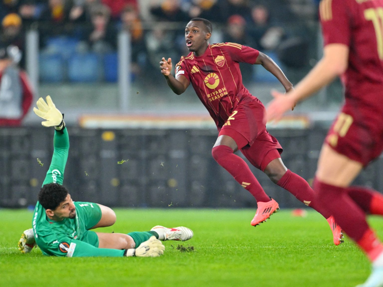 سعود عبد الحميد ينتقل إلى الدوري الفرنسي