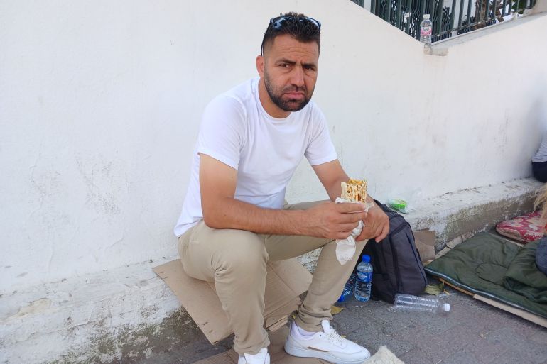 صورة 5: بوجمعة حاجي أحد الدكاترة المعتصمين/أمام مقر وزارة التعليم العالي/العاصمة تونس/آب/أغسطس 2025 (خاصة)