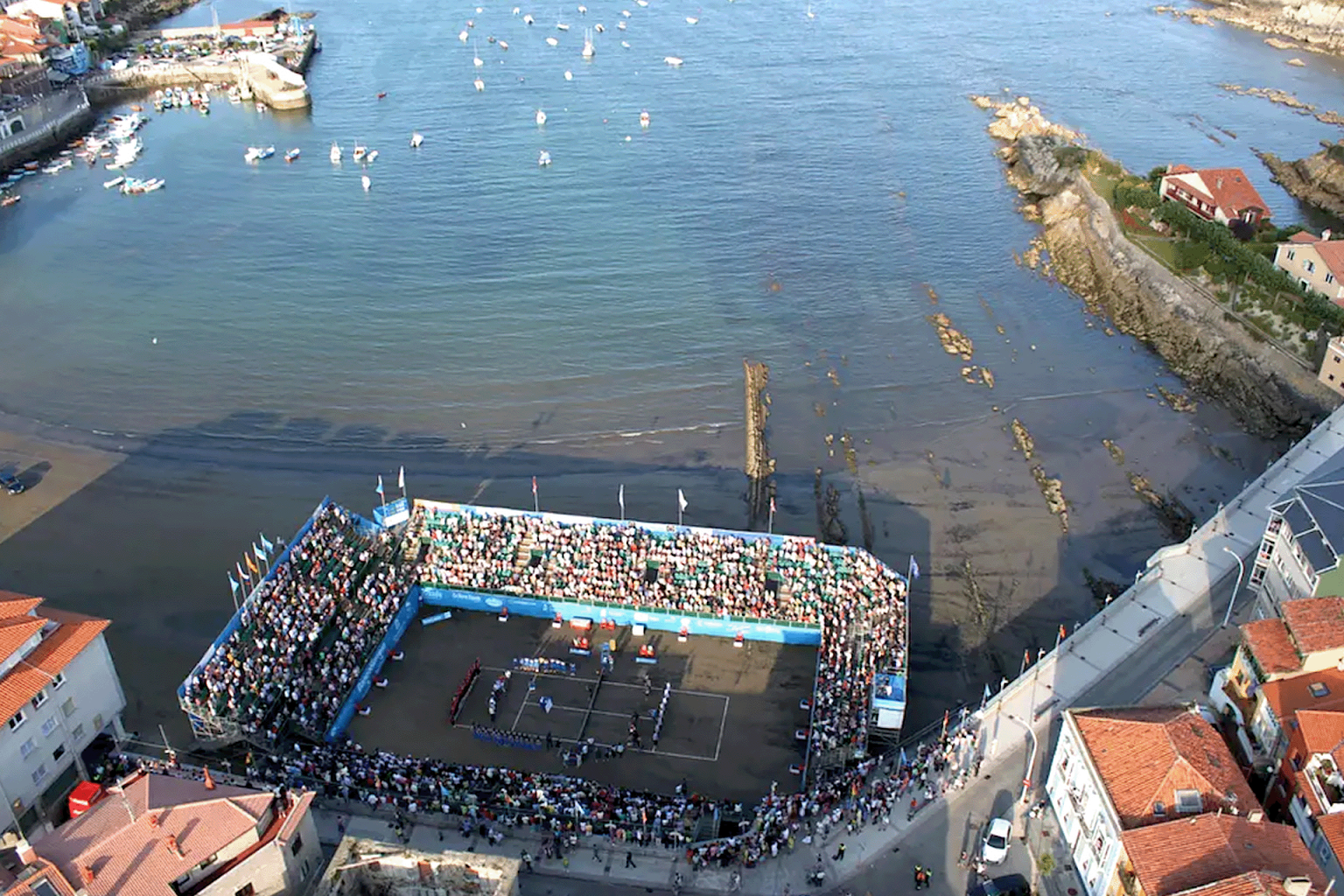 تخضع لحركة المد والجزر.. قصة إحدى أكثر بطولات التنس غرابة في العالم