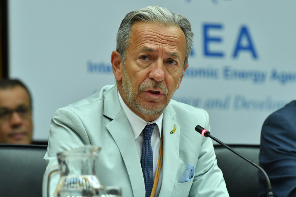 هل تمهّد زيارة وفد الطاقة الذرية لإيران لعودة التعاون بينهما؟