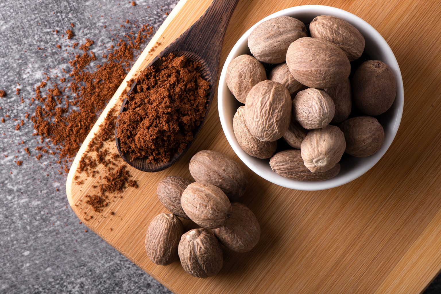 تحسّن النوم والهضم والذاكرة.. إليك فوائد جوزة الطيب وأخطارها