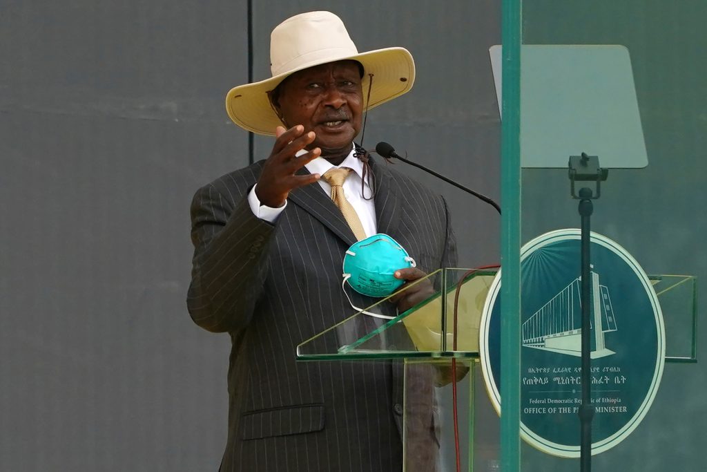 موسيفيني يسعى لولاية سابعة بالترشح لانتخابات 2026