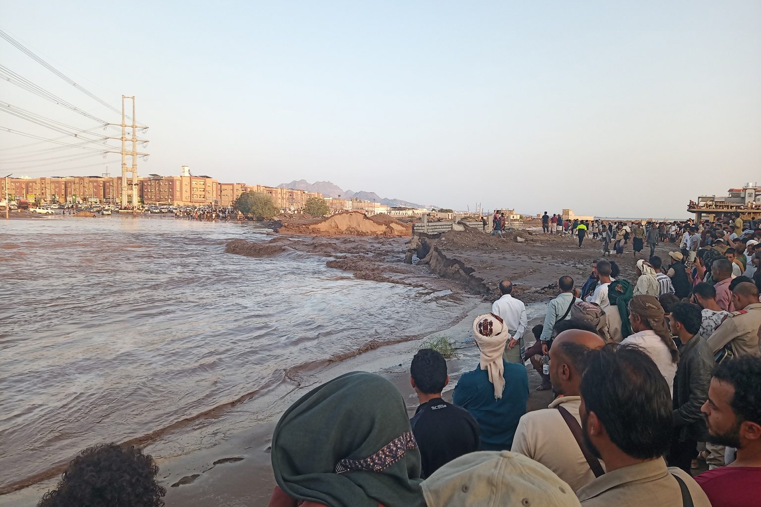 كارثة السيول في اليمن.. منازل غارقة وعائلات بلا مأوى