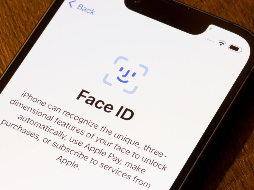 كيف تعمل تقنية بصمة الوجه في أجهزة “آيفون”؟ | تكنولوجيا
