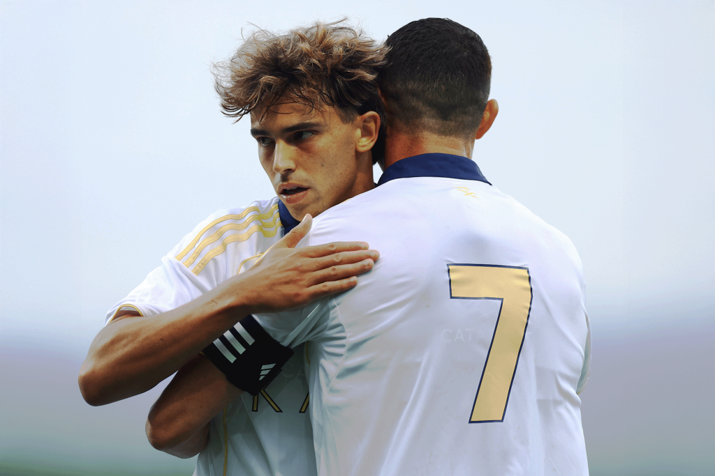 شاهد.. رسالة رونالدو بعد تسجيله في أول مباراة لجواو فيلكس مع النصر