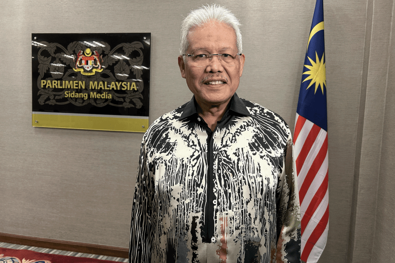 حمزة زين الدين زعيم المعارضة في البرلمان الماليزي: إذا ليس عندكم أدلة على جرائم الإبادة فلجأوا لأرشيف الجزيرة ماليزيا: جرييمة قتل الصحفيين الفلسطينيين جزء من الإبادة المصدر: الجزيرة نت