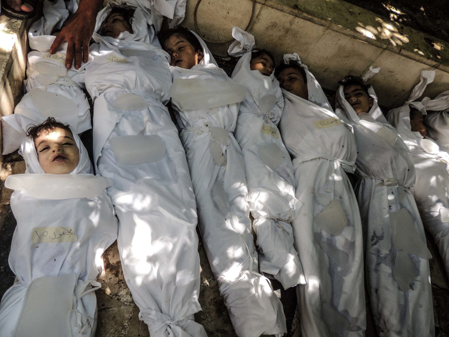 بدون الأسد.. السوريون يحيون الذكرى الـ12 لمجزرة الكيماوي في الغوطة