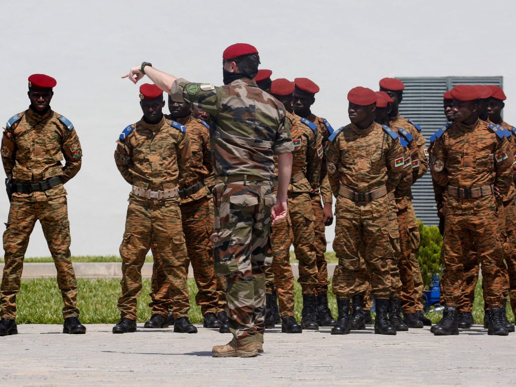 دول أفريقية تبحث مواءمة العمليات العسكرية مع القانون الإنساني