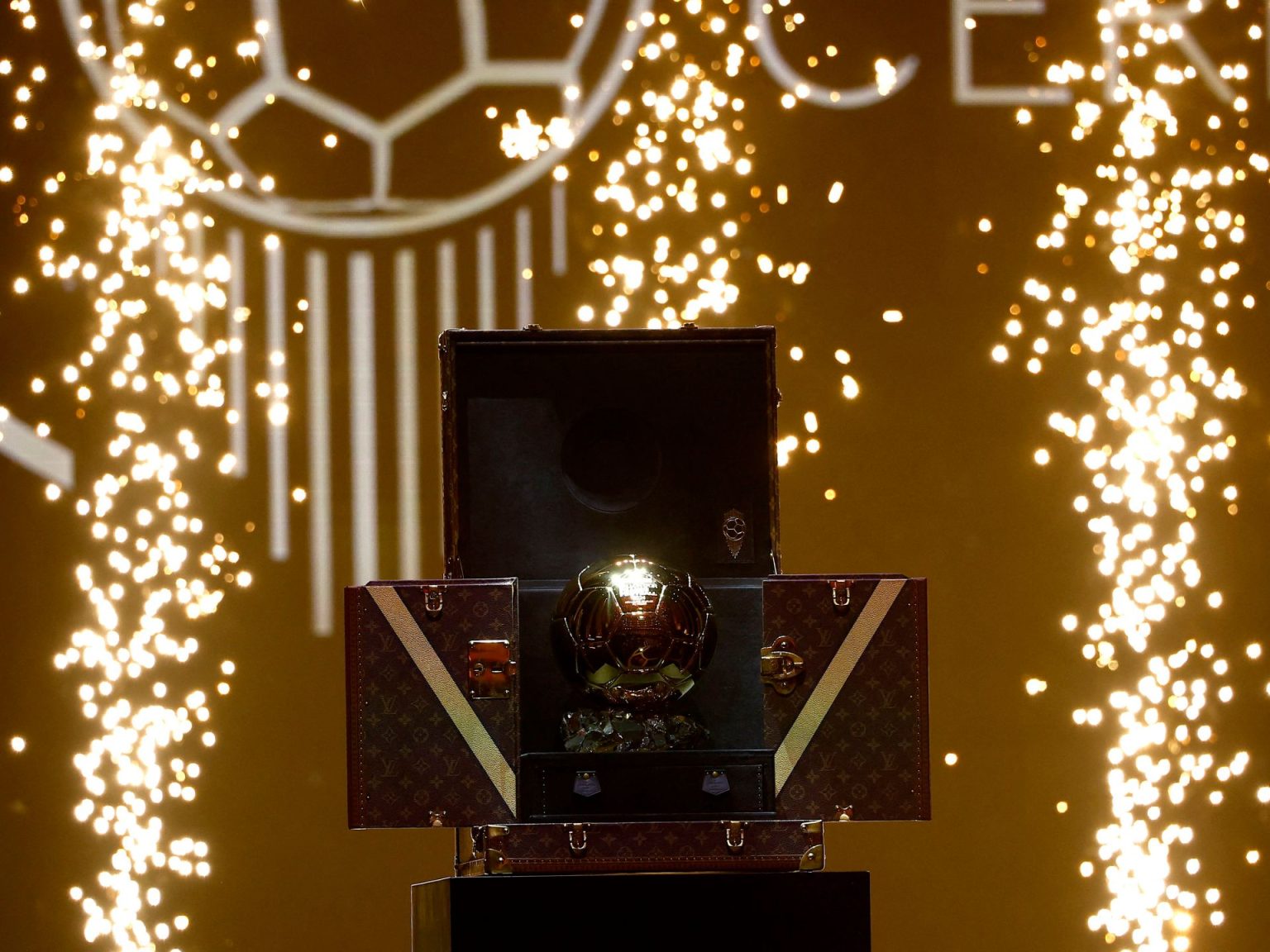 أبرز الغائبين عن قائمة المرشحين لجائزة الكرة الذهبية لعام 2025