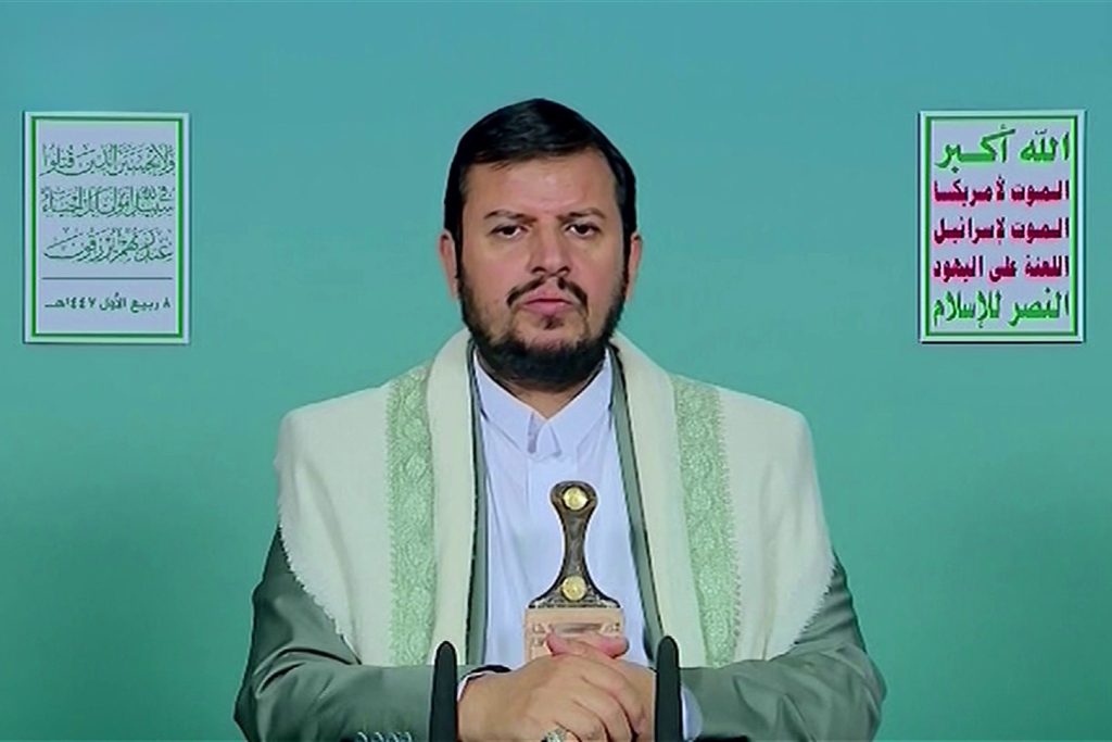 الحوثي يتمسك بنصرة غزة رغم اغتيال وزراء بحكومته