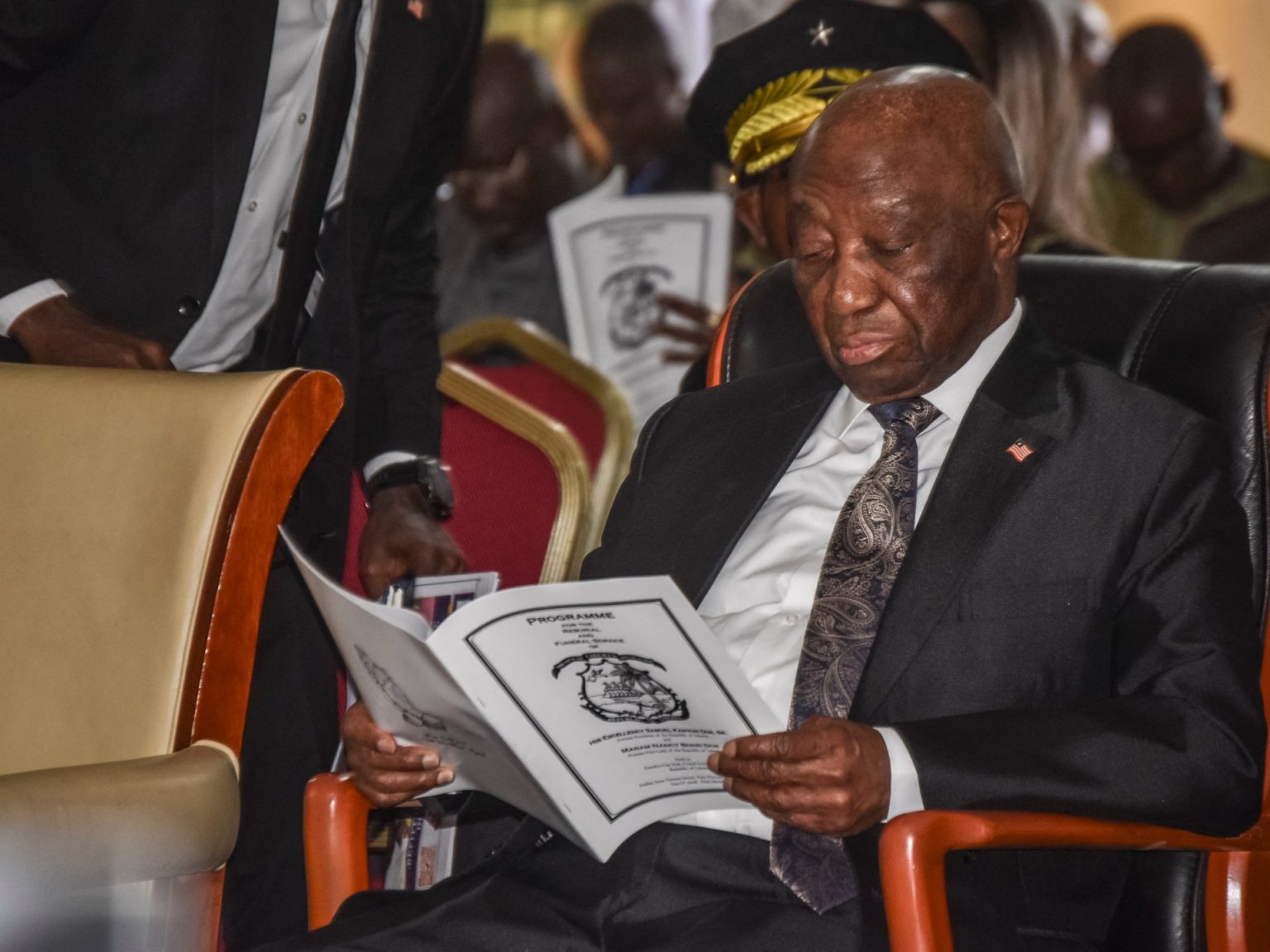 رئيس ليبيريا يشكل لجنة للتحقيق في ارتفاع الأسعار