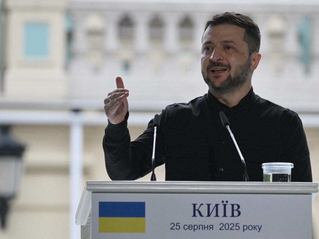 زيلينسكي: تركيا أو دول خليجية أو أوروبية قد تستضيف محادثات مع بوتين