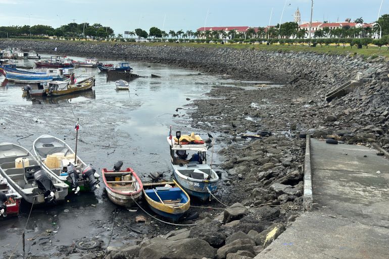 يضرب الجفاف بأنهار وبحيرات بنما بما يؤثر سلبا على عمليات الملاحة في قناة بنما وأرصفتها البحرية