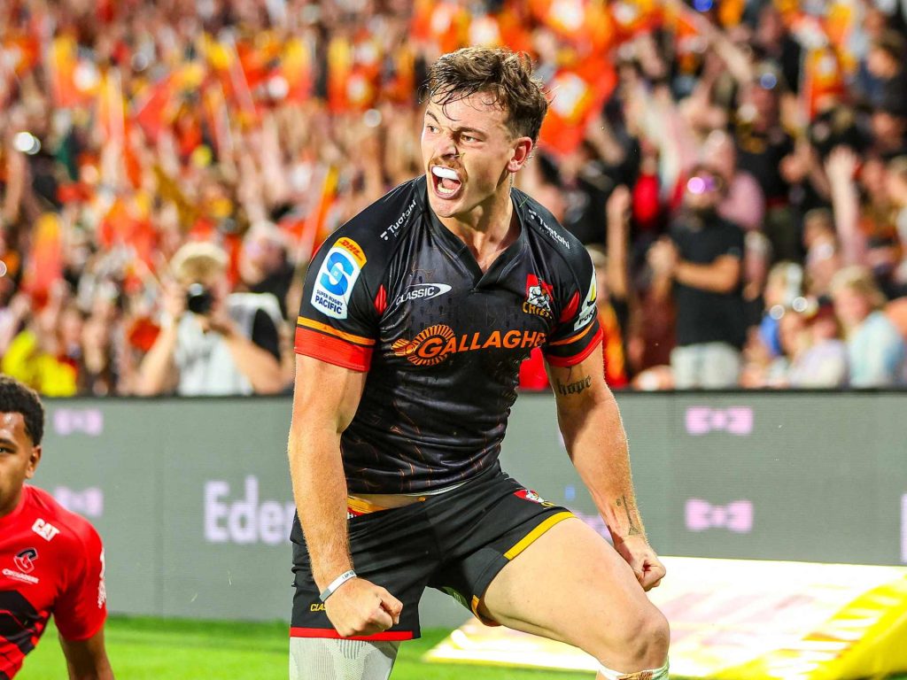 قضم جواز سفره.. كلب كاد يقضي على حلم لاعب رِغبي