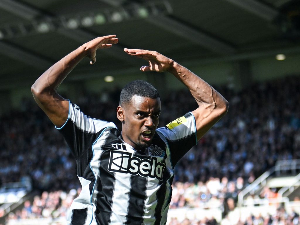 إيزاك يستمر في التمرد على فريقه نيوكاسل