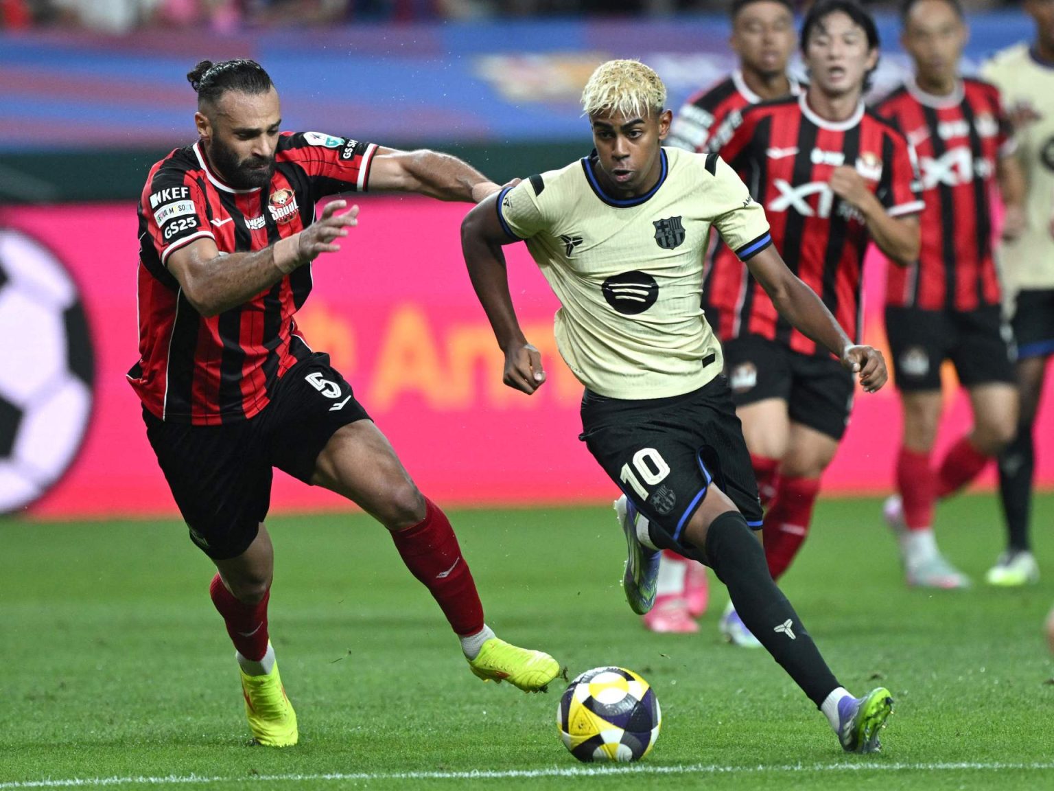 شاهد برشلونة يسحق سول والأردني يزن العرب يدخل التاريخ