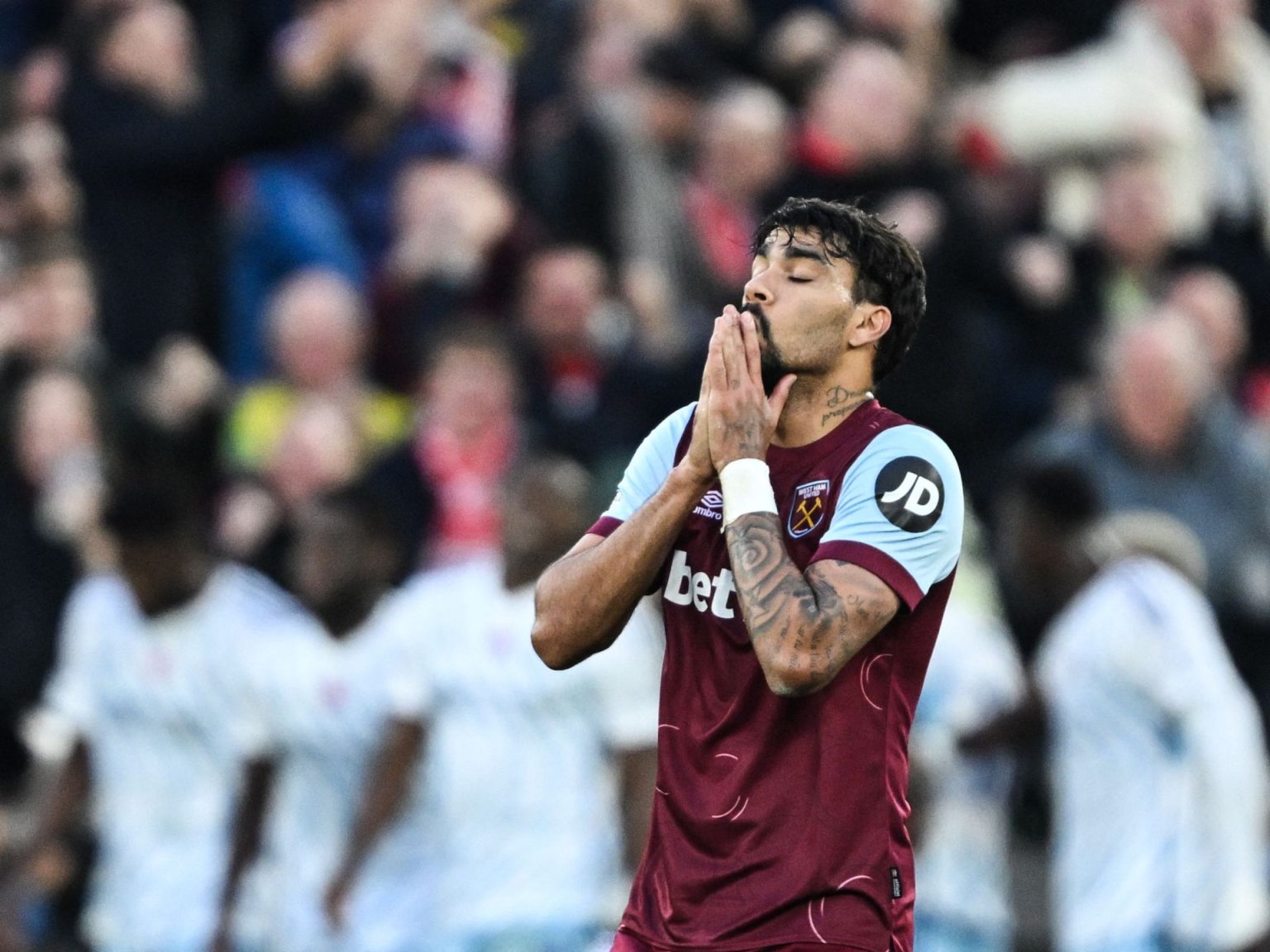 تبرئة البرازيلي باكيتا لاعب وست هام من تهم المراهنات