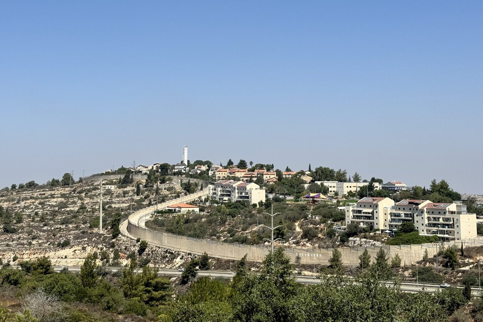 قرية الطيرة بالضفة.. استيطان لا يسمع به أحد