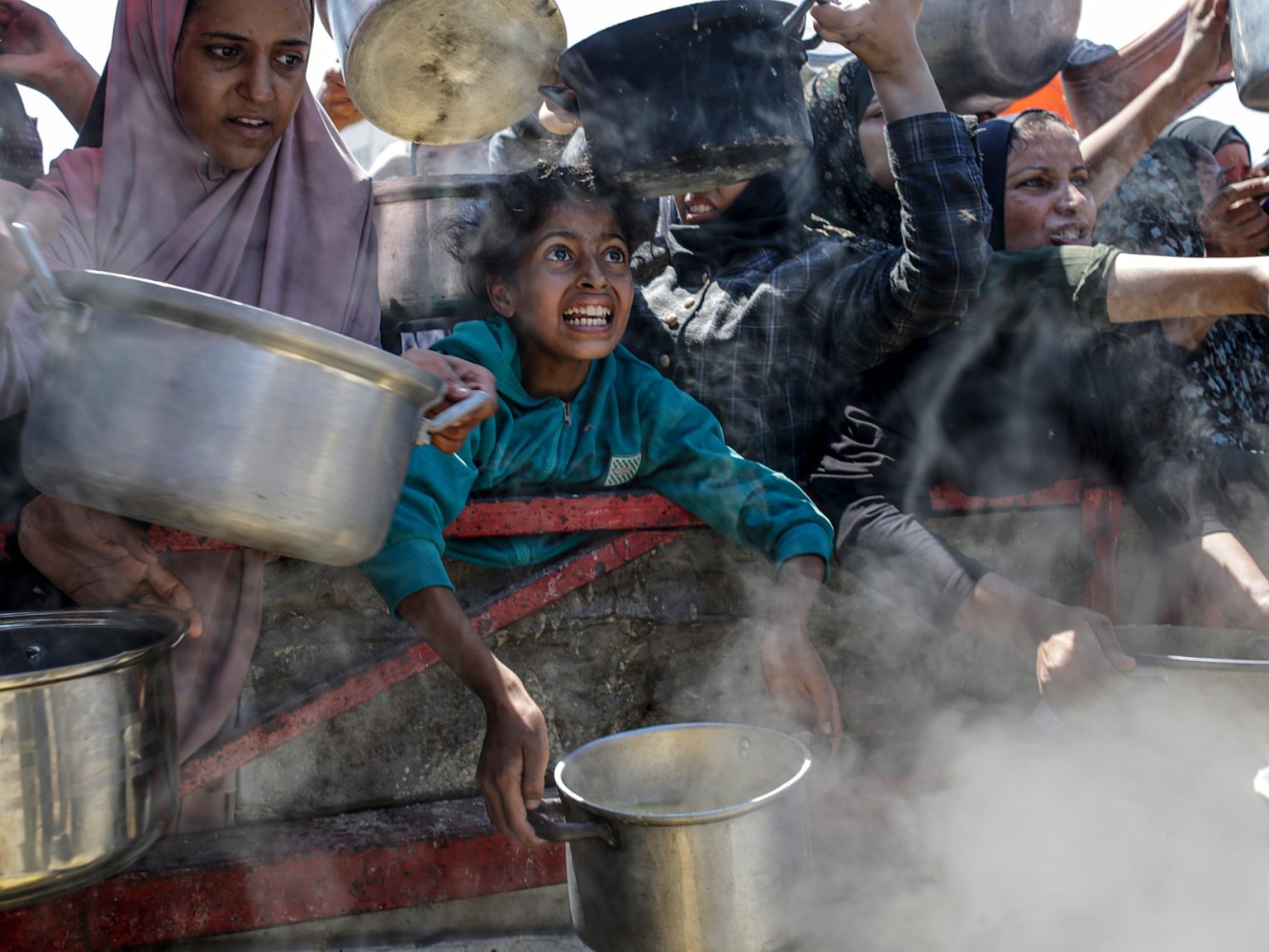 مثقفون مغاربة يدينون جرائم الاحتلال في غزة ويدعون ليقظة ضمير العالم