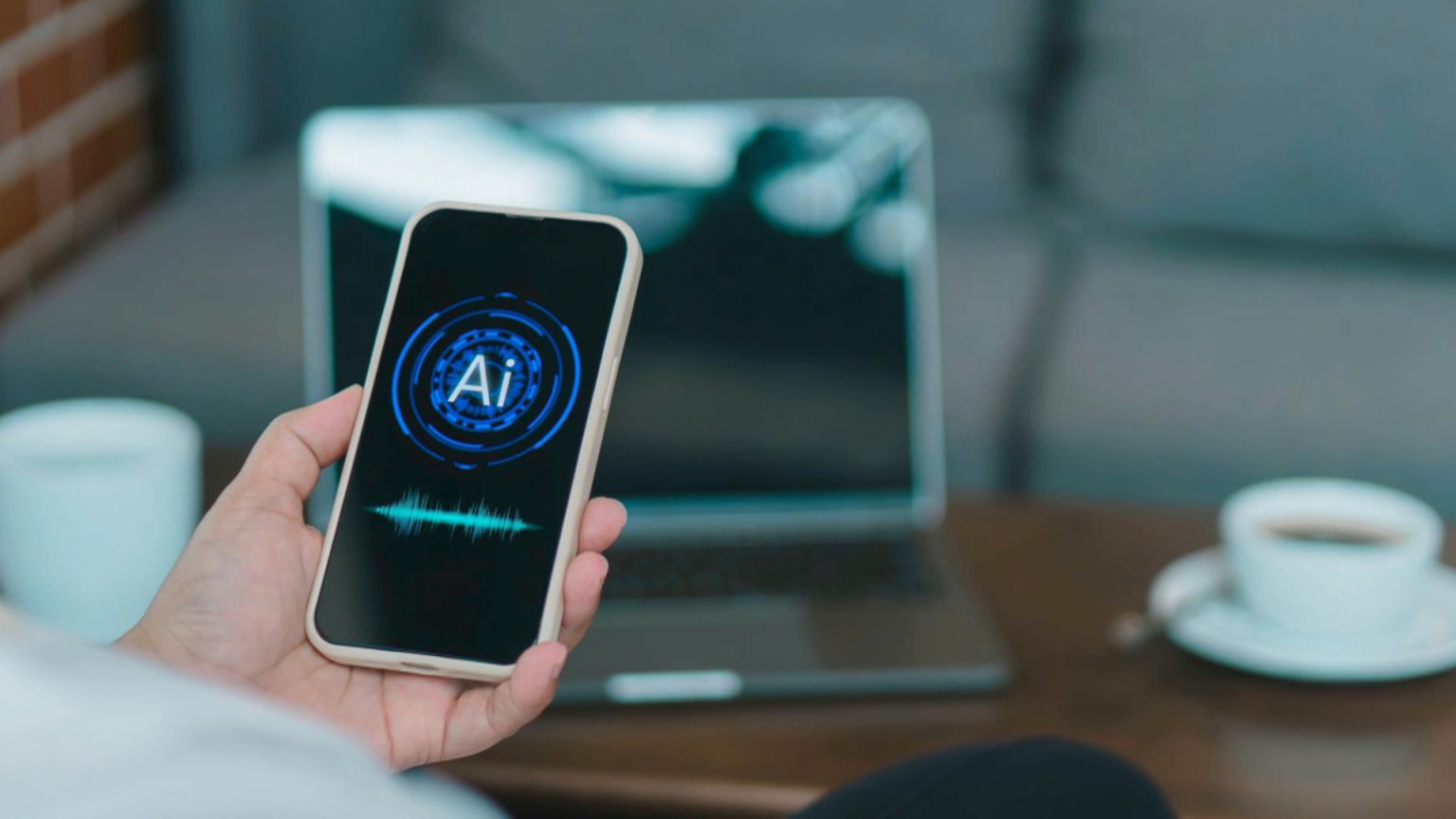 التنصت على اهتزازات صوتك بات واقعا؟ دراسة تجيب ومغردون يعلقون