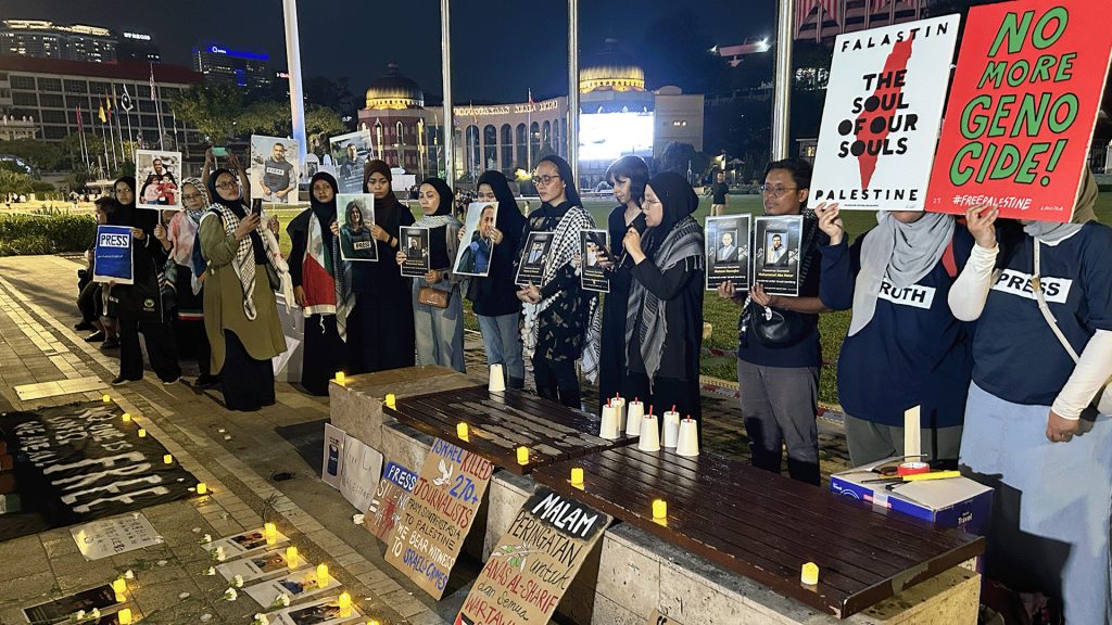 إدانة برلمانية وشعبية في ماليزيا لقتل الصحفيين الفلسطينيين بغزة