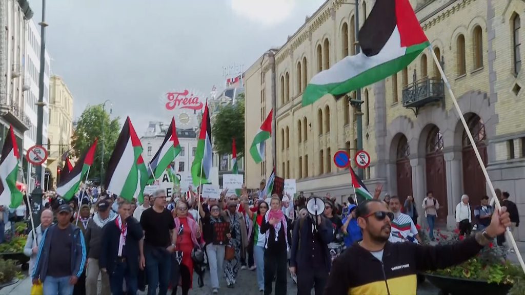 متظاهرون نرويجيون ينددون بتقاعس أوروبا في التعامل مع جرائم إسرائيل