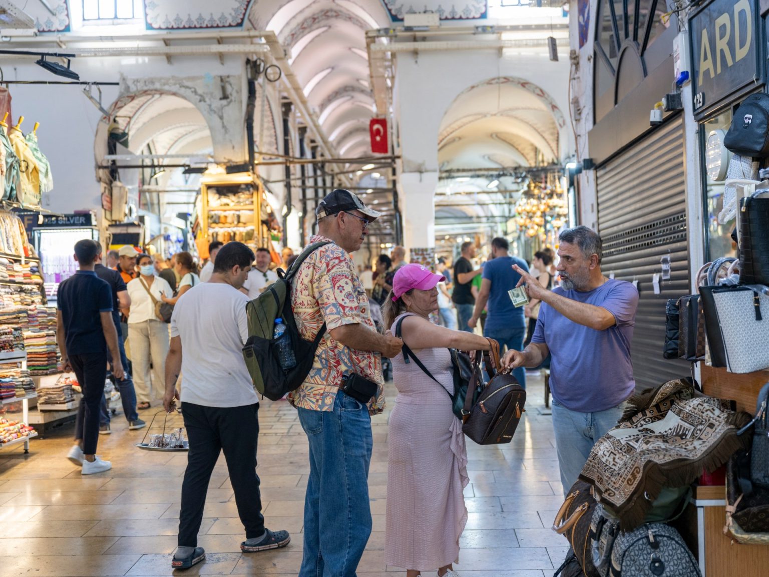 تراجع السياحة الأجنبية في تركيا لأول مرة منذ جائحة كورونا