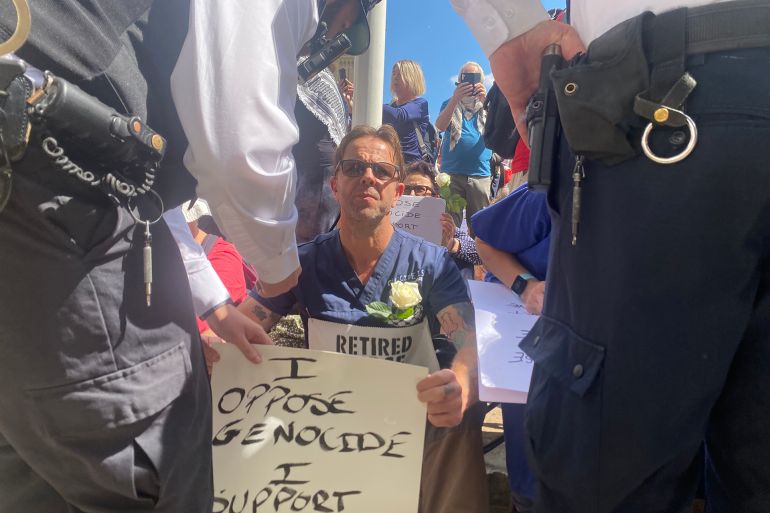 الممرض لي ايفانز المصدر النشطاء