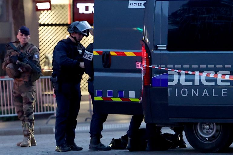 Police work on the Champs Elysees avenue, next to the Arc de Triomphe, after a security incident reported by local media, in Paris, France, April 26, 2025. REUTERS/Abdul Saboor