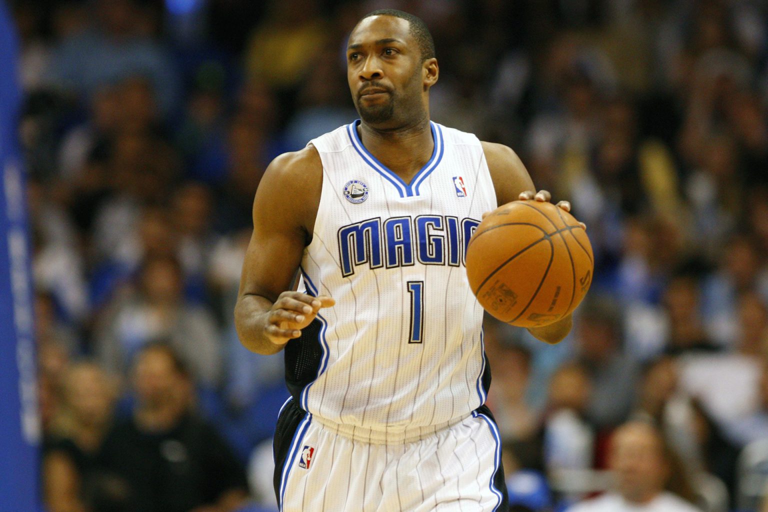 اعتقال نجم كرة السلة السابق أريناس بتهمة القمار