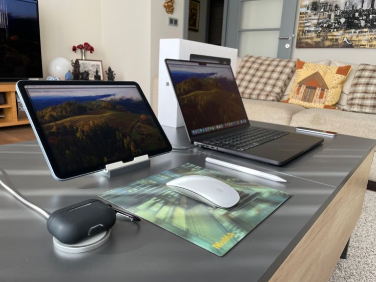 Istanbul, Istanbul Turkey - 12 03 2023: MacBook Pro 14 inch, M3 Pro 2023, iPad Air 4, Apple Pencil 2, Magic ...