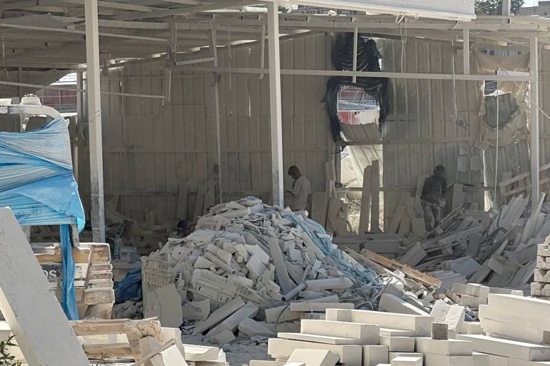 صورة ٢ _ فاطمة محمود الجزيرة نت جماعين فلسطين _ تأثر دخل العمال في صناعة الحجر بسبب تقليل أيام العمل وساعاته وذلك بعد تضييق الاحتلال على بلدة جماعين ما ادى لتقليل الانتاج والتسويق_