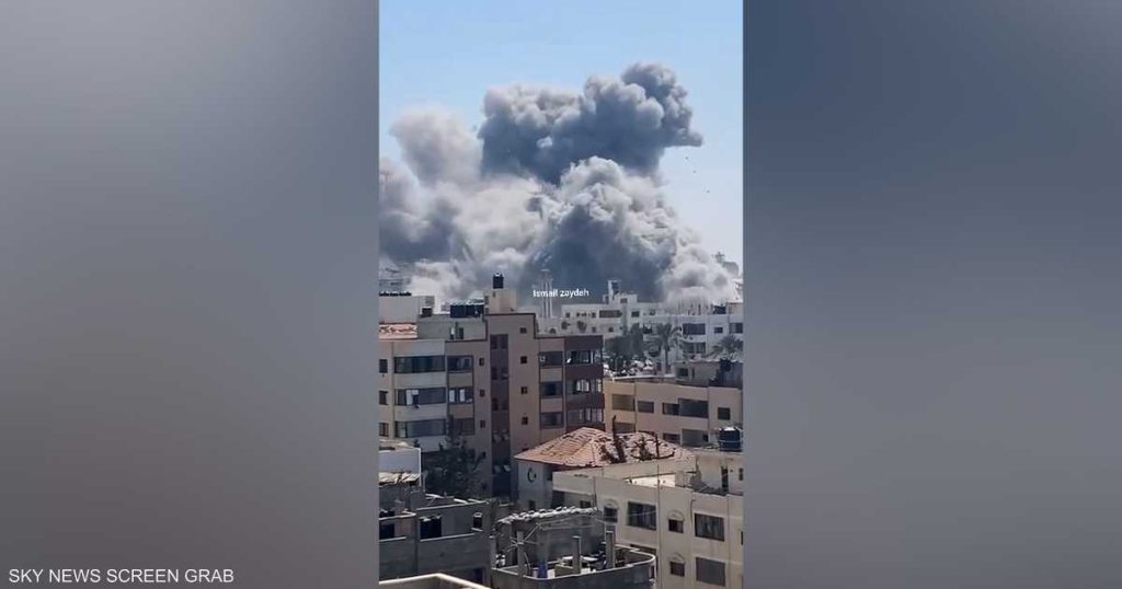 فيديو.. لحظة قصف برج المشتهى الشاهق في غزة