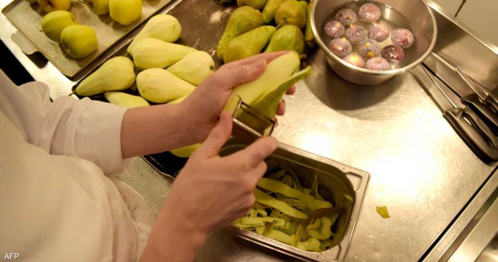 قشور الفواكه والخضراوات.. هكذا تحولها إلى وجبات شهية