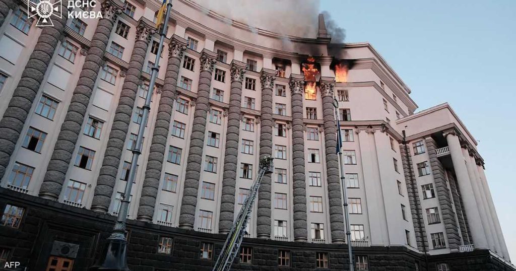 بأكبر قصف جوي روسي.. استهداف مقر الحكومة الأوكرانية