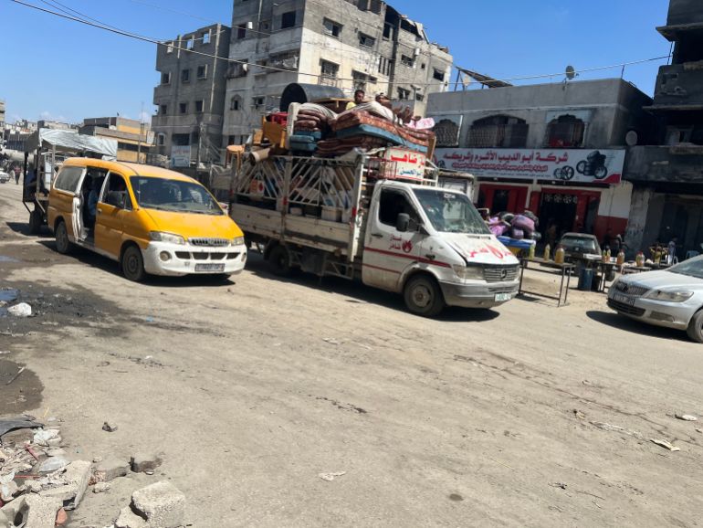 تحوّل شارع الجلاء في حي الشيخ رضوان إلى شارع "أشباح" بعدما كان من أكثر شوارع غزة ازدحاما، بفعل العدوان الإسرائيلي.