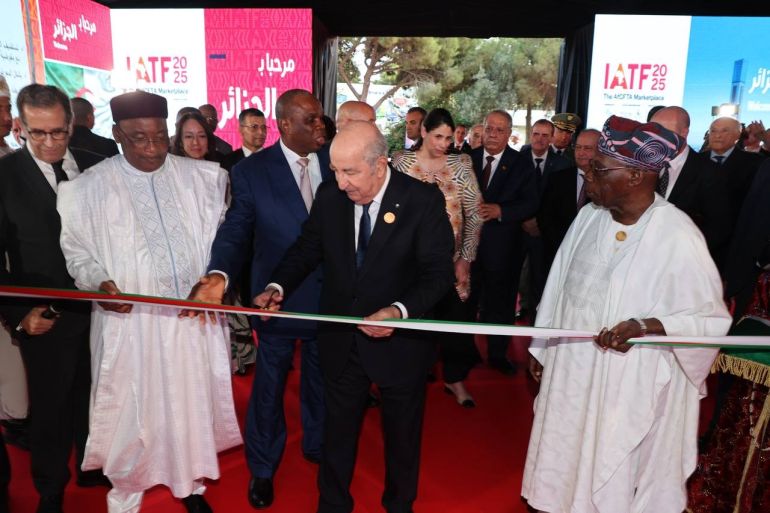 الرئيس تبون يشرف رفقة قادة أفارقة على تدشين فعاليات التظاهرة التجارية
