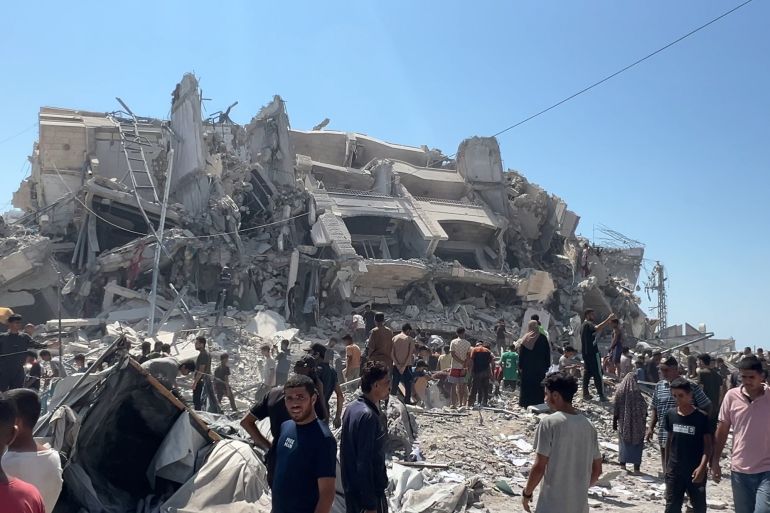 -تهدف إسرائيل من وراء تدمير الأبراج إلى إثارة هلع السكان وعقابهم بشكل جماعي