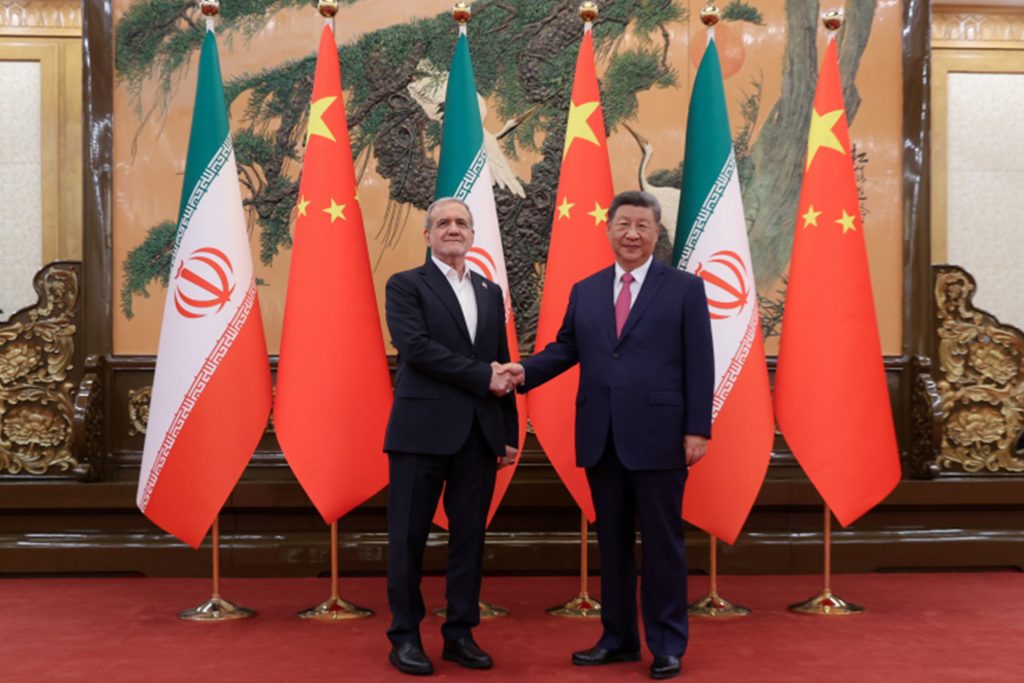 مشاركة بزشكيان بقمة شنغهاي.. ماذا حققت طهران جراء سياسة الاتجاه شرقا؟