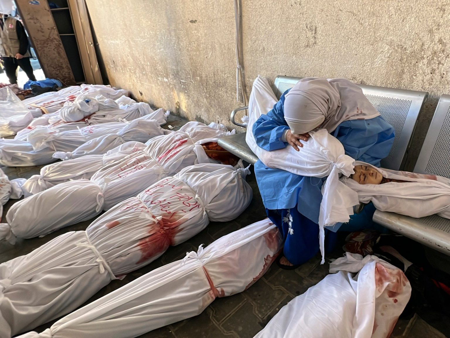 نيويورك تايمز تشجب بقوة منع إسرائيل وسائل الإعلام من دخول غزة